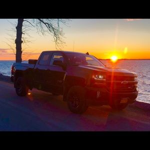 Meet your Posher, Travis